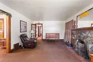 223 Hawk Ave, Akron, OH 44312 - Photo 4