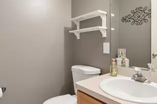 646 Almas Ct, Brunswick, OH 44212 - Photo 4