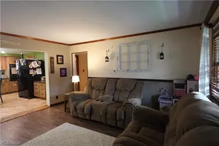 517 Walden Ave, Tiltonsville, OH 43963 - Photo 6