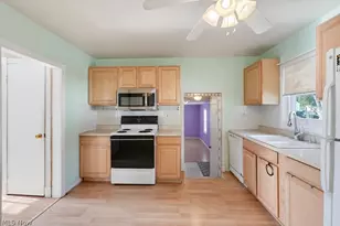 34112 Sylvia Dr, Eastlake, OH 44095 - Photo 10