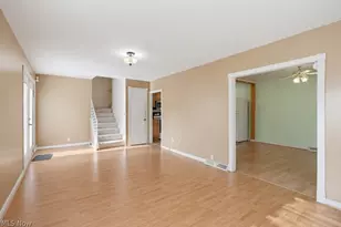34112 Sylvia Dr, Eastlake, OH 44095 - Photo 6