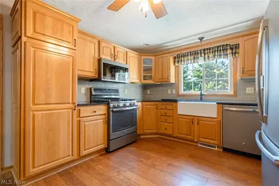 2032 Walsh Street, Louisville, OH 44641 - Photo 8