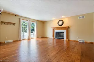 2032 Walsh St, Louisville, OH 44641 - Photo 6