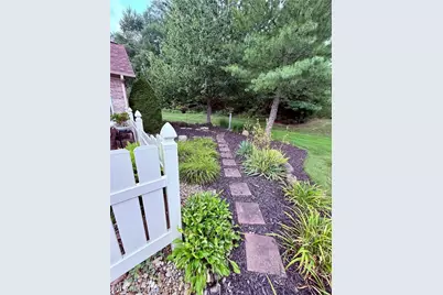 695 E Western Reserve Road #1504, Poland, OH 44514 - Photo 4