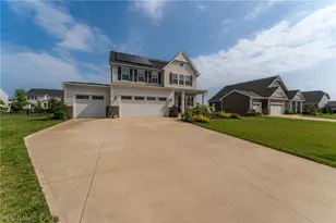 36246 Fortunato Dr, North Ridgeville, OH 44039 - Photo 2