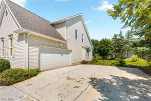 3472 Deer Trace Ave NW, Canton, OH 44708 - Photo 4