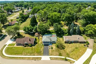 543 36th St NW, Canton, OH 44709 - Photo 2