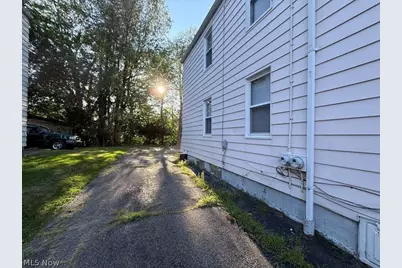2042 13th Street SW #2, Cuyahoga Falls, OH 44223 - Photo 22