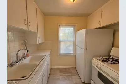2042 13th Street SW #2, Cuyahoga Falls, OH 44223 - Photo 10