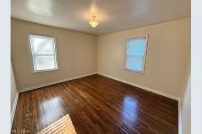 2042 13th Street SW #2, Cuyahoga Falls, OH 44223 - Photo 12
