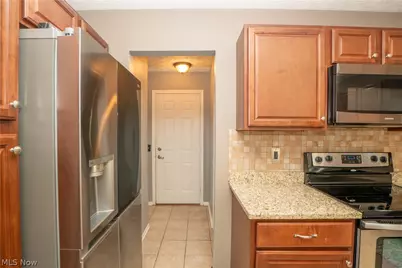 6526 Sugargrove Circle NE, Canton, OH 44721 - Photo 12