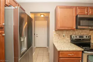 6526 Sugargrove Cir NE, Canton, OH 44721 - Photo 12