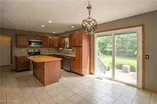 6526 Sugargrove Cir NE, Canton, OH 44721 - Photo 14