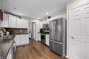 732 Oakdale Cir, Elyria, OH 44035 - Photo 10