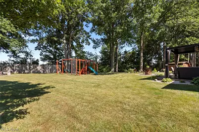 732 Oakdale Circle, Elyria, OH 44035 - Photo 36
