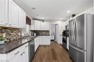 732 Oakdale Cir, Elyria, OH 44035 - Photo 12