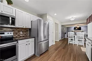 732 Oakdale Cir, Elyria, OH 44035 - Photo 8