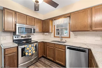 6903 Hidden Valley Drive, Amherst, OH 44001 - Photo 12