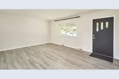 432 Mackinaw Avenue, Fairlawn, OH 44333 - Photo 2