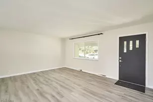 432 Mackinaw Ave, Fairlawn, OH 44333 - Photo 2