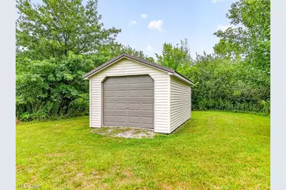 9276 Columbus Road NE, Louisville, OH 44641 - Photo 46