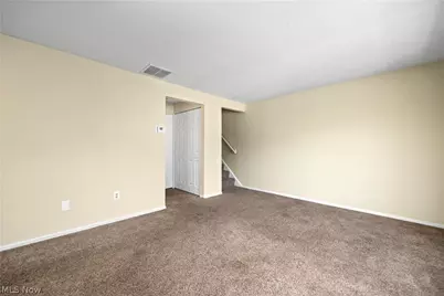 216 Moore Road #3V, Avon Lake, OH 44012 - Photo 4