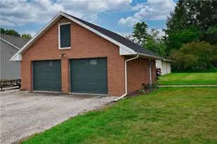 825 4th St SW, New Philadelphia, OH 44663 - Photo 4