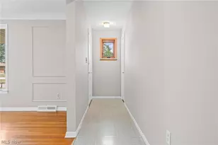 1488 Parkview Dr, Green Hills, OH 44131 - Photo 6