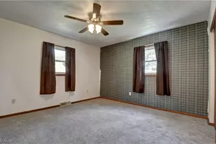 4216 Schumacher Hollow Rd SE, New Philadelphia, OH 44663 - Photo 14