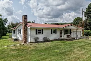 4216 Schumacher Hollow Rd SE, New Philadelphia, OH 44663 - Photo 2