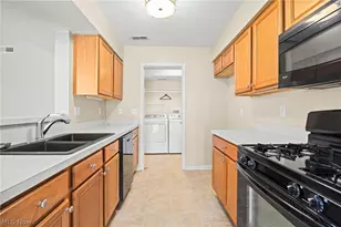 2806 Canvasback Cir, Akron, OH 44319 - Photo 14