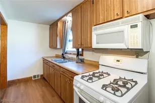 10191 Dupont Dr, Columbia Station, OH 44028 - Photo 10