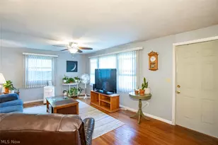 10191 Dupont Dr, Columbia Station, OH 44028 - Photo 4