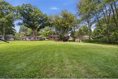 1097 Oak Tree Road, Akron, OH 44320 - Photo 32