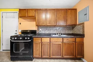 633 Vermont Dr, Lorain, OH 44052 - Photo 14