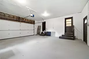 1097 Oak Tree Rd, Akron, OH 44320 - Photo 26