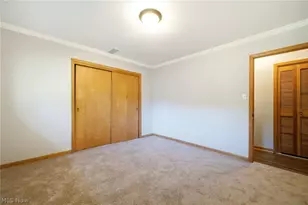 1097 Oak Tree Rd, Akron, OH 44320 - Photo 14
