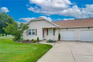 332 W Heatherwood Dr, Barberton, OH 44203 - Photo 1