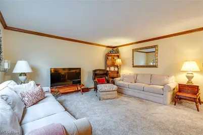 332 W Heatherwood Drive, Barberton, OH 44203 - Photo 4