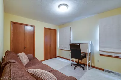 332 W Heatherwood Drive, Barberton, OH 44203 - Photo 16