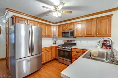 332 W Heatherwood Drive, Barberton, OH 44203 - Photo 12