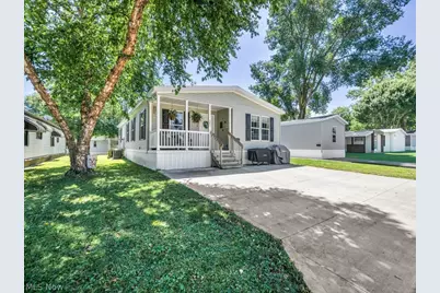 381 Westwoods, Amherst, OH 44001 - Photo 4