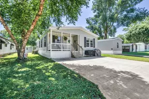 381 Westwoods, Amherst, OH 44001 - Photo 4