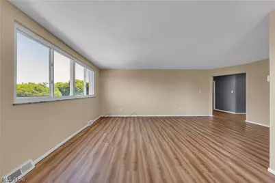 16100 Van Aken Boulevard, Huber Heights, OH 44120 - Photo 8