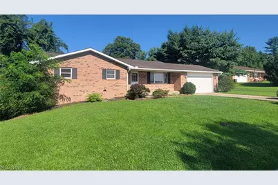 109 Sherry Drive, Marietta, OH 45750 - Photo 2