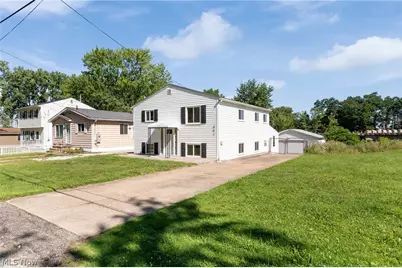 697 Ocean Avenue, Akron, OH 44310 - Photo 2