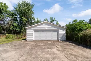 697 Ocean Ave, Akron, OH 44310 - Photo 26