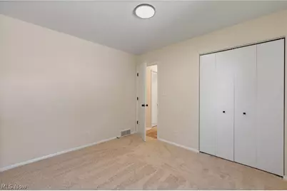 697 Ocean Avenue, Akron, OH 44310 - Photo 12