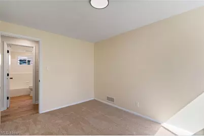 697 Ocean Avenue, Akron, OH 44310 - Photo 20