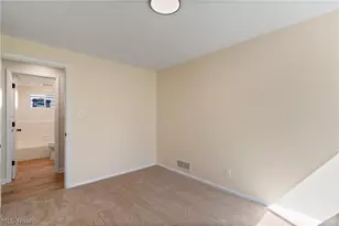 697 Ocean Ave, Akron, OH 44310 - Photo 20